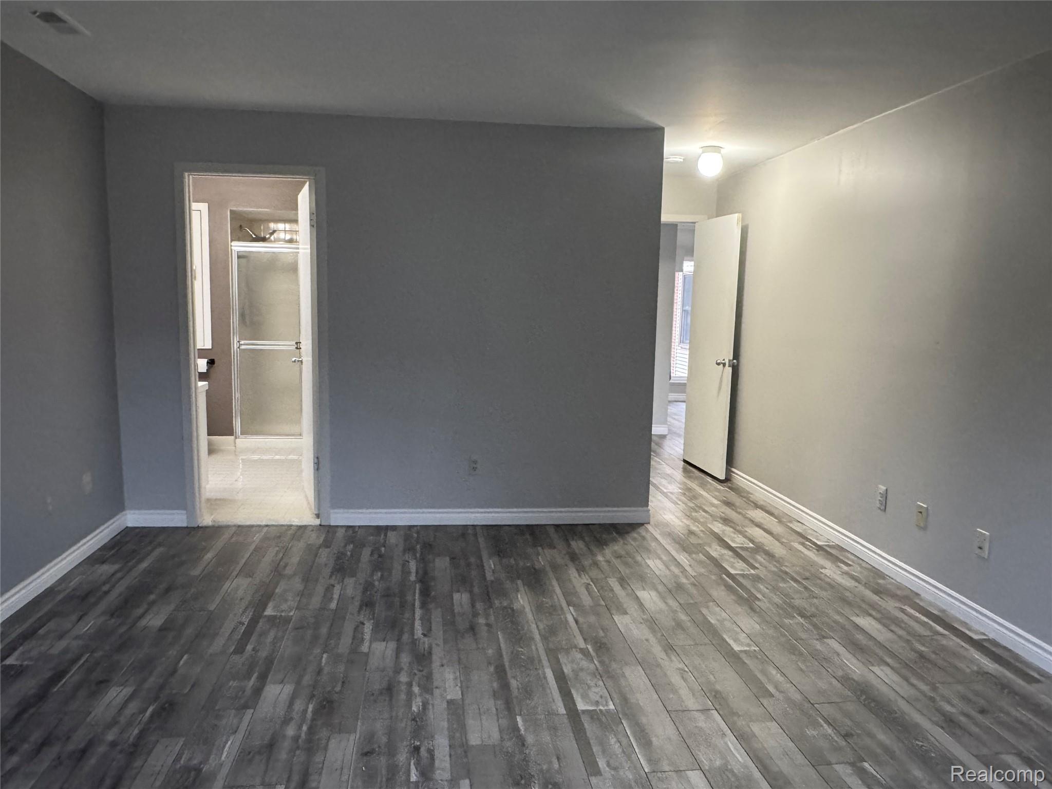 6619 Ridgefield Circle 205