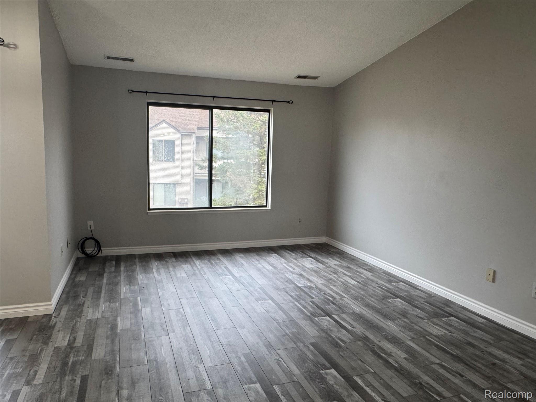 6619 Ridgefield Circle 205