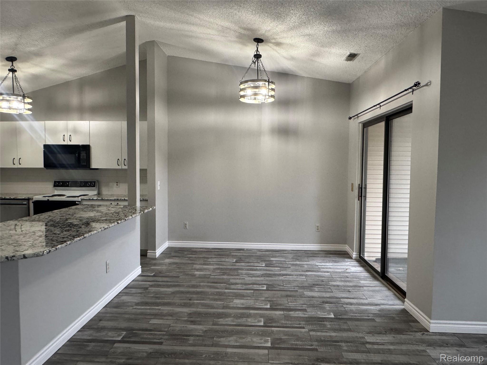 6619 Ridgefield Circle 205