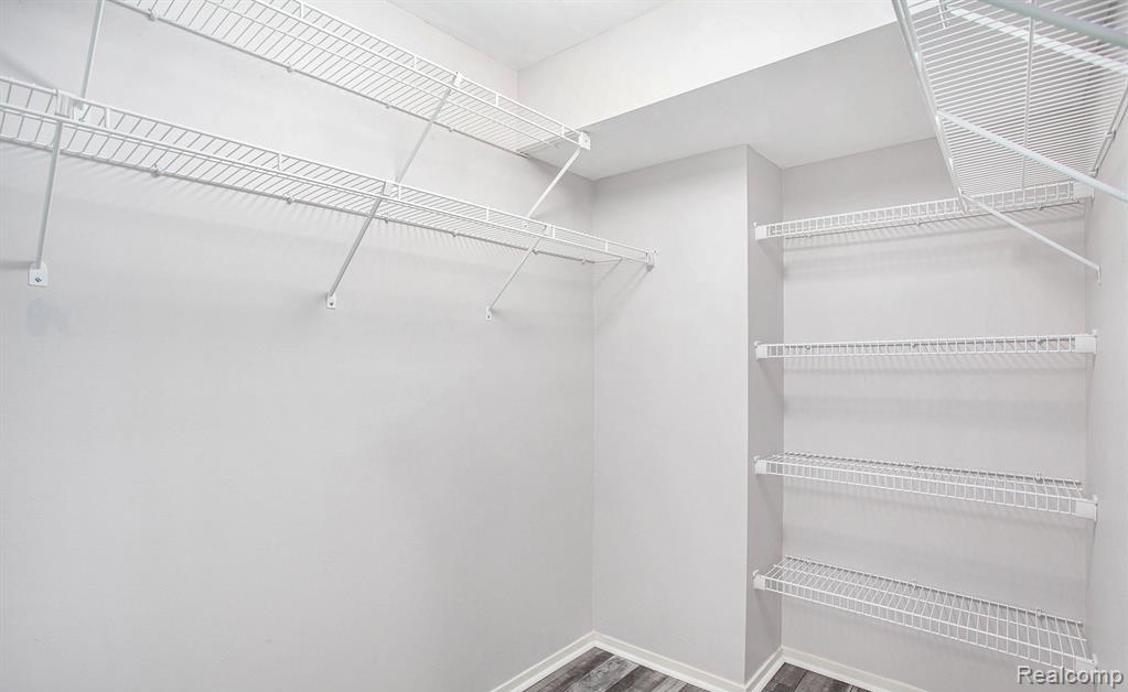 6619 Ridgefield Circle 205