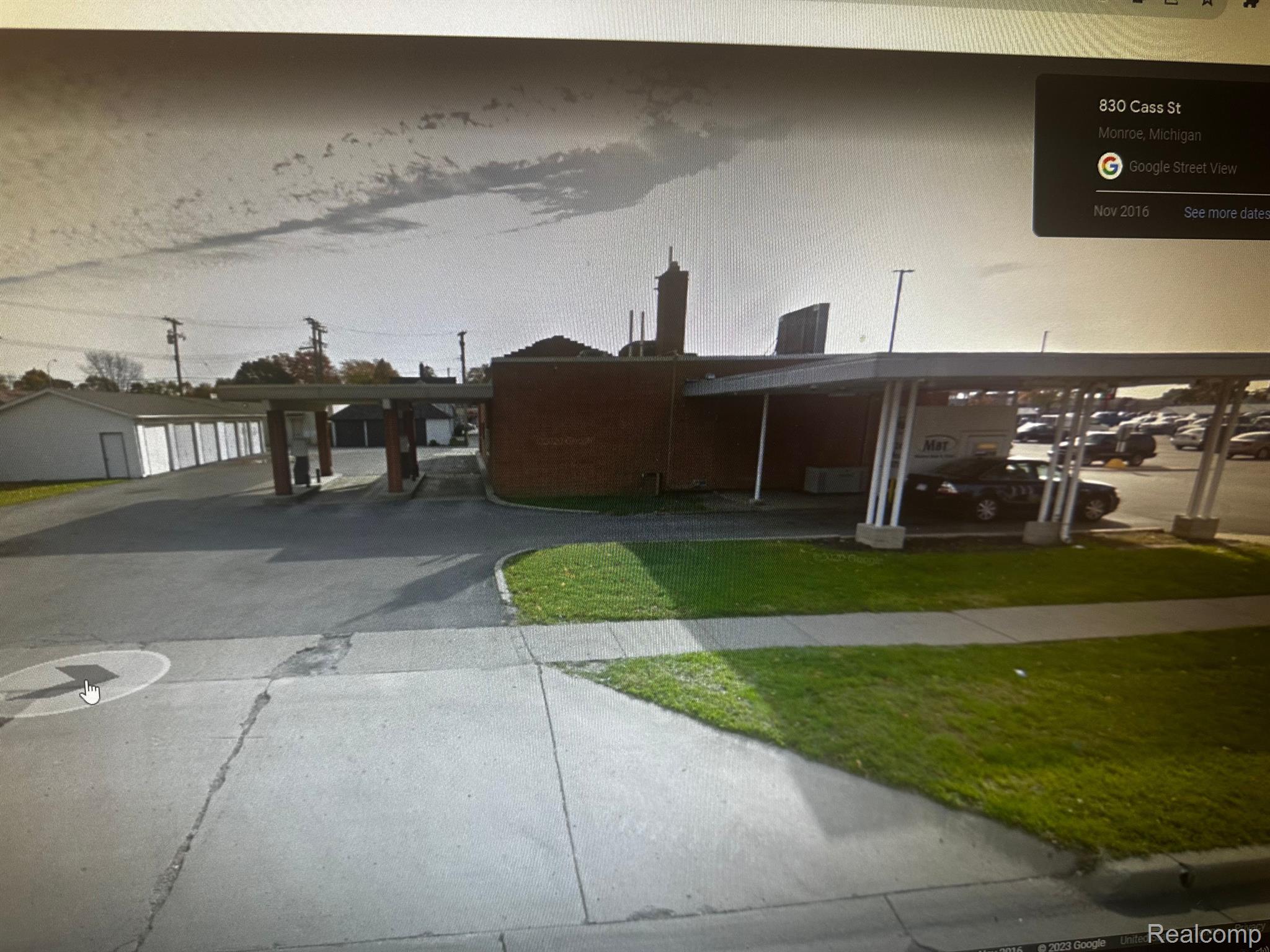 1000 S MONROE Street