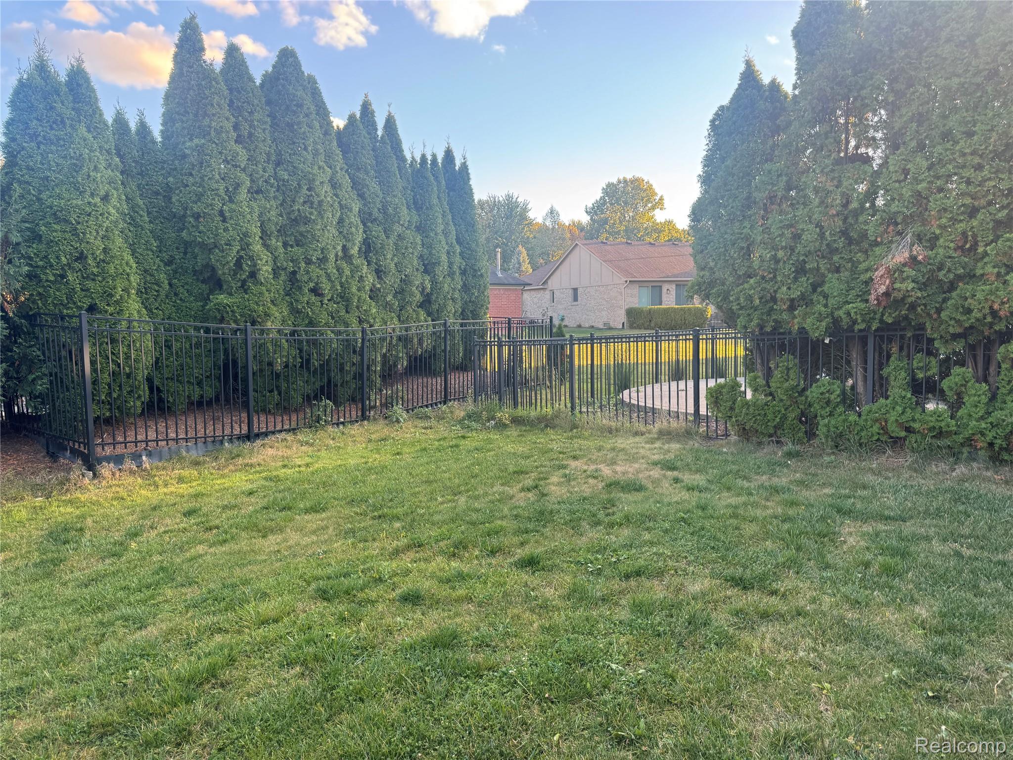 15002 Knightsbridge Drive