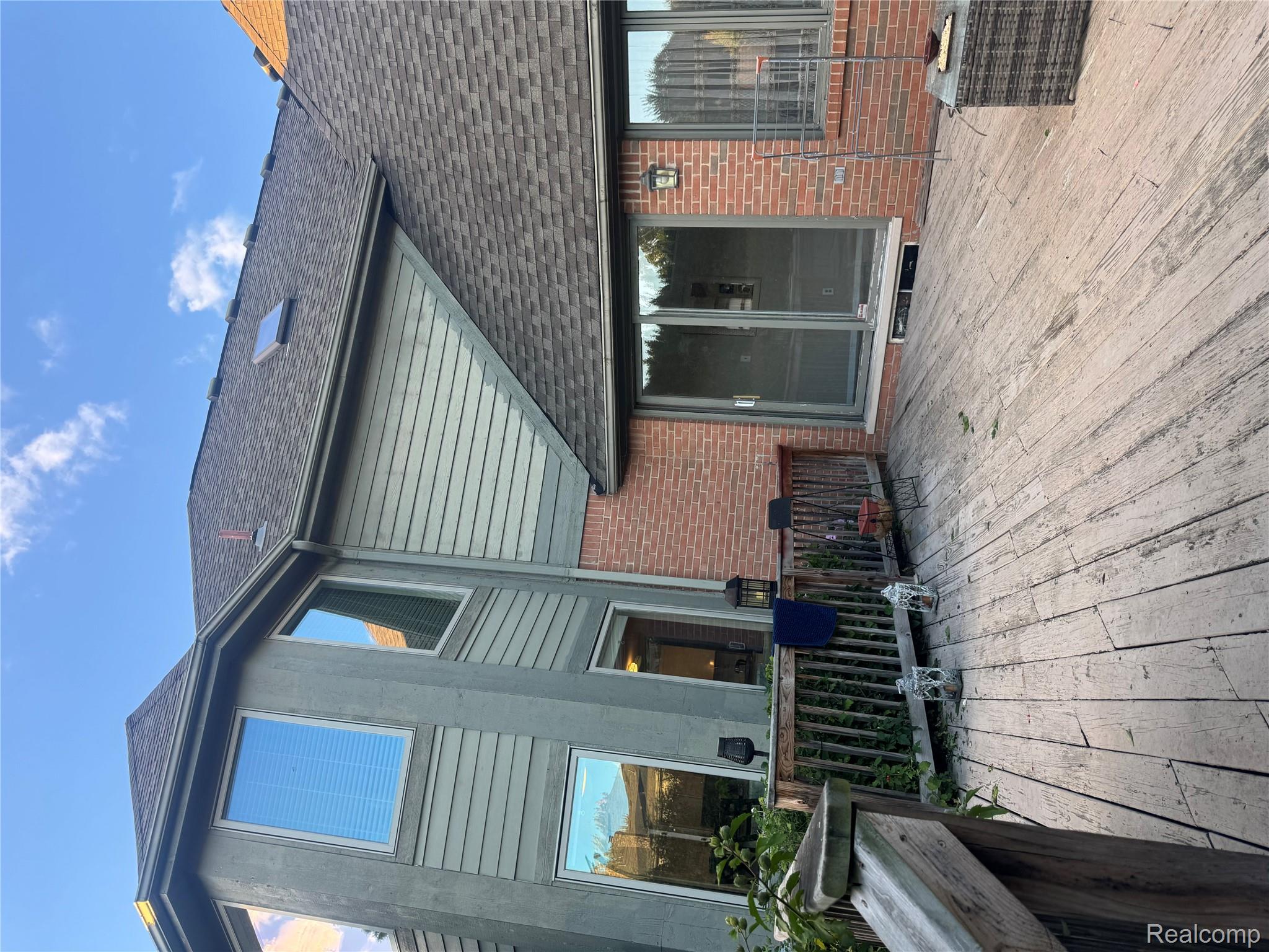 15002 Knightsbridge Drive