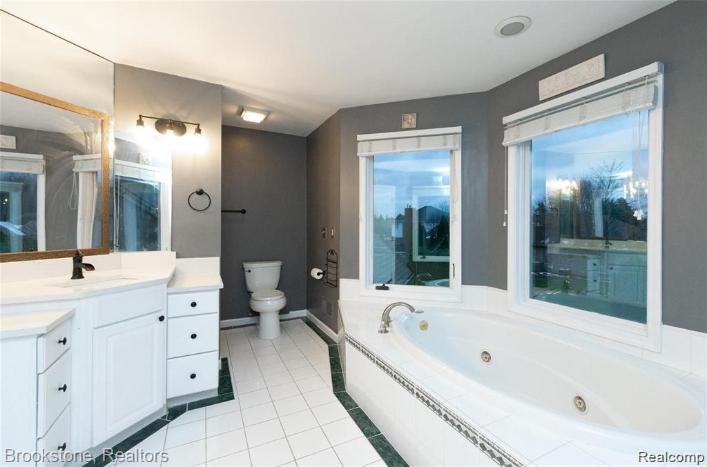 15002 Knightsbridge Drive