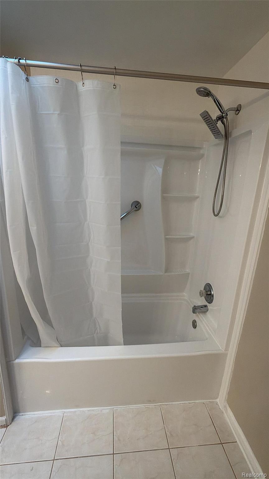 15002 Knightsbridge Drive