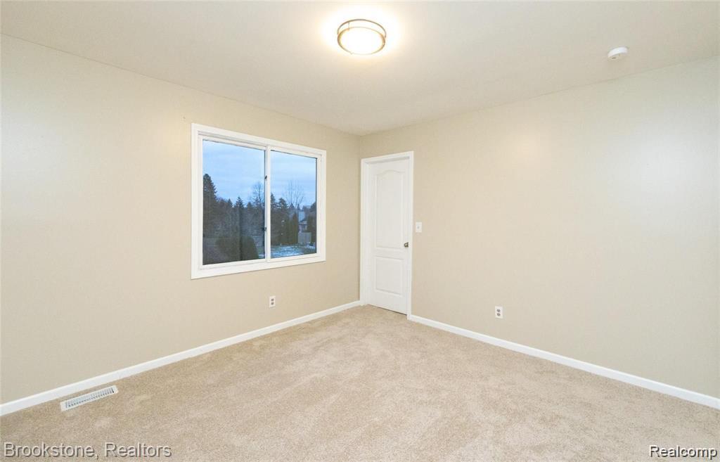 15002 Knightsbridge Drive