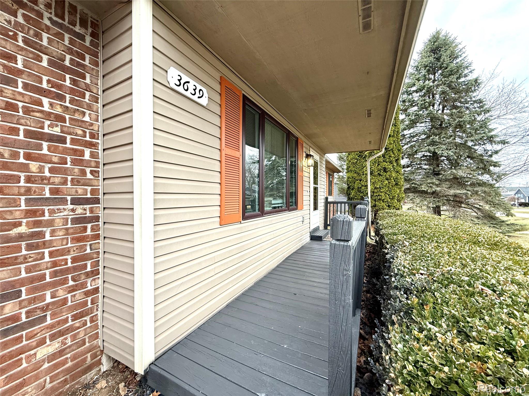 3639 Loch Drive