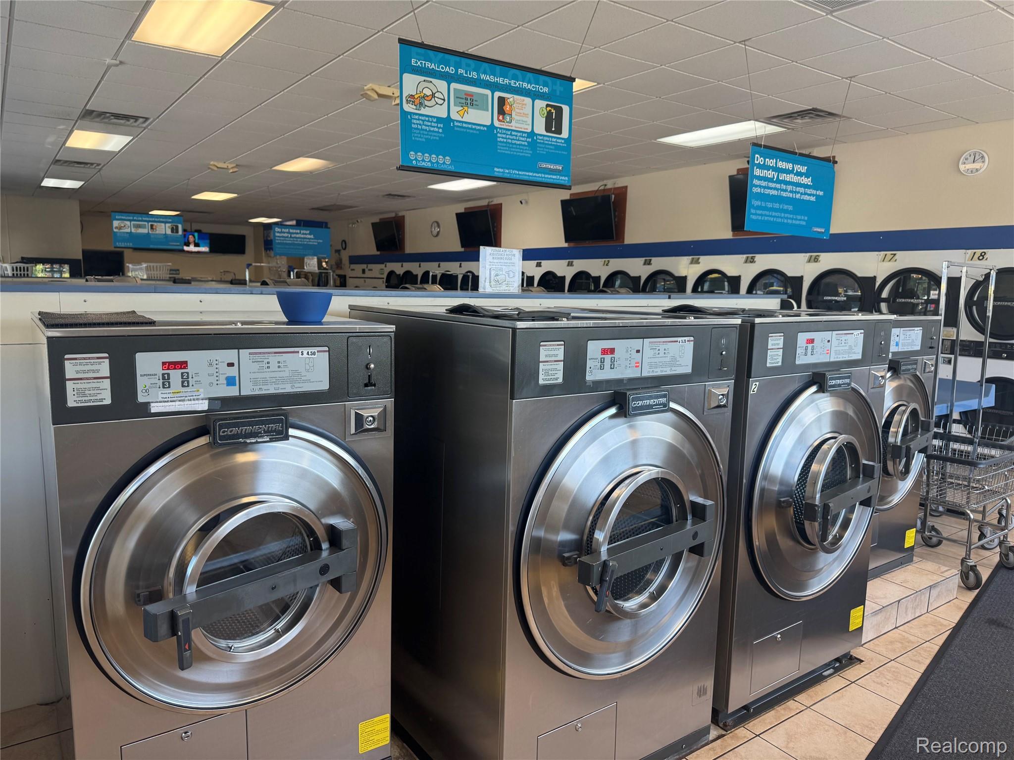 1751 E West Maple Rd Road