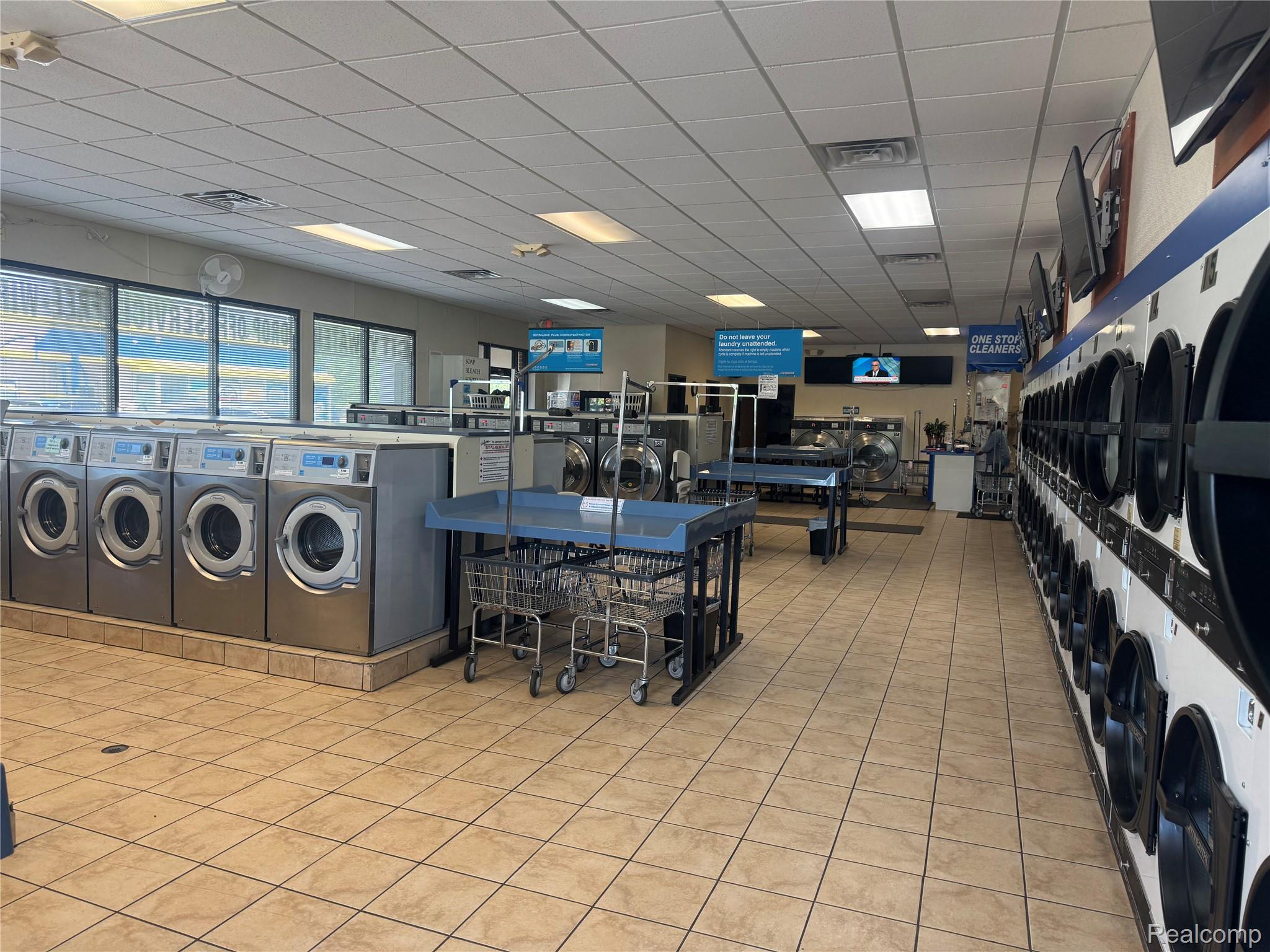 1751 E West Maple Rd Road