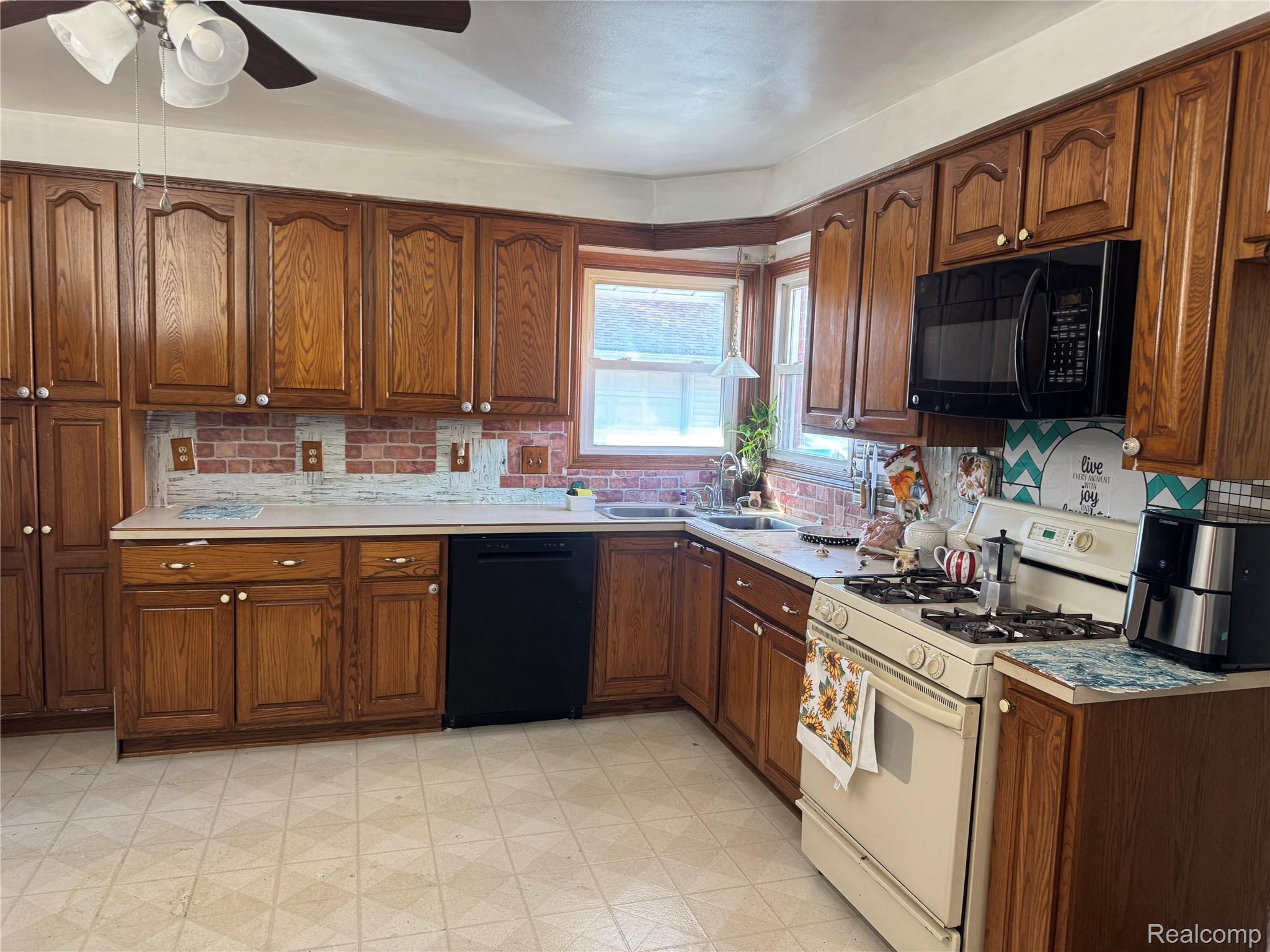 32075 Saint Annes Dr Drive