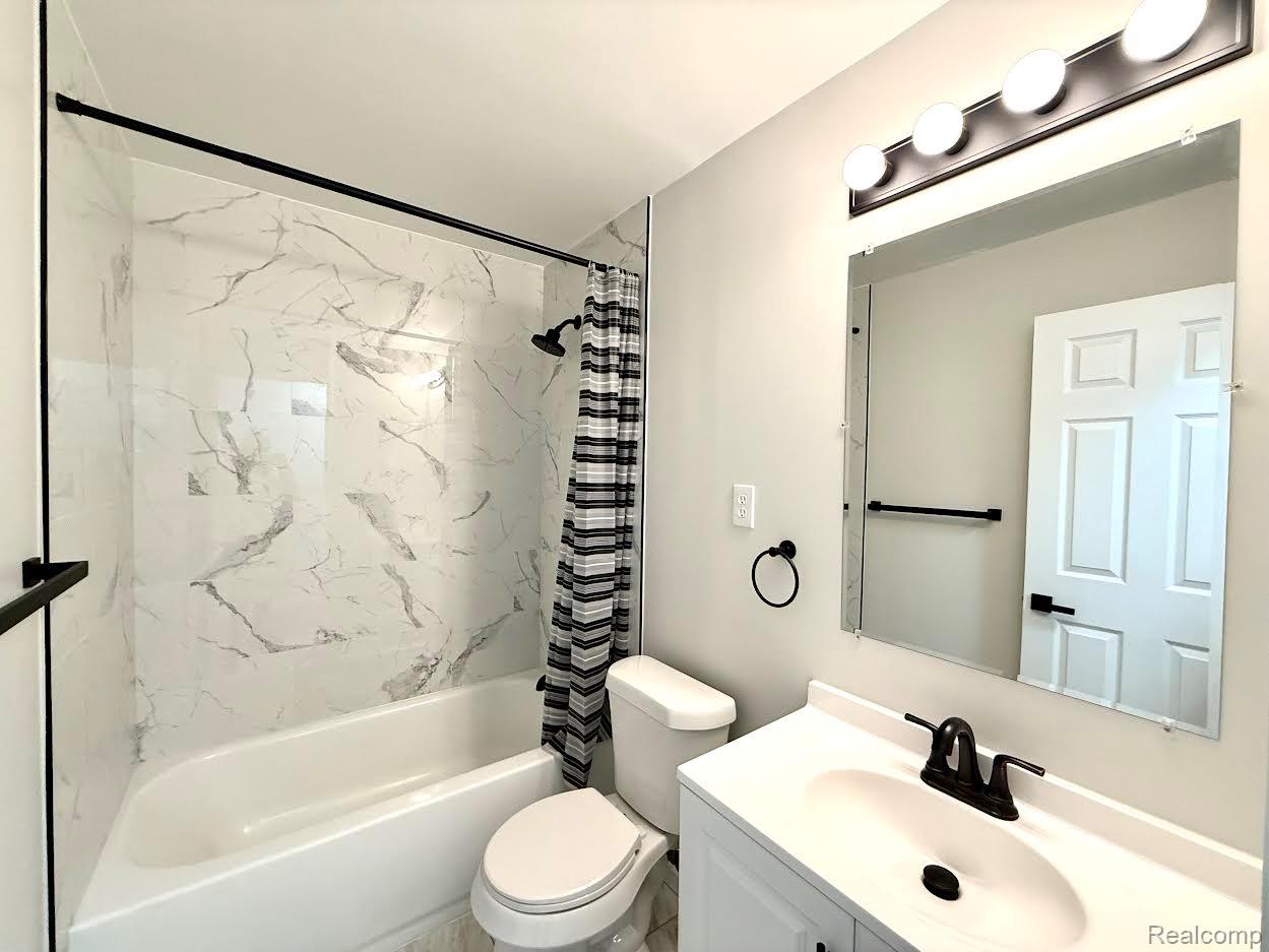 33659 Blackfoot Street