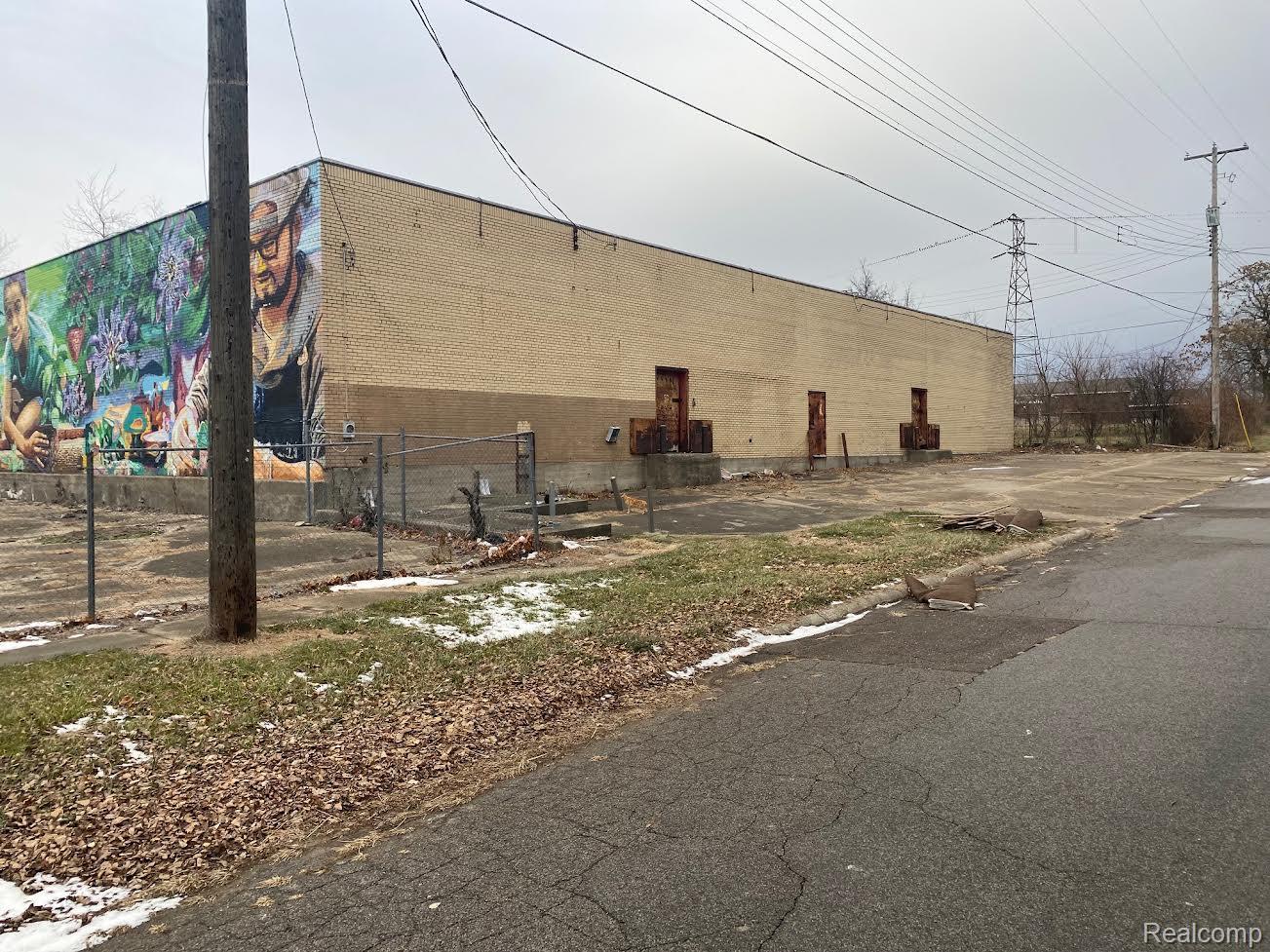 4514 N Saginaw Street