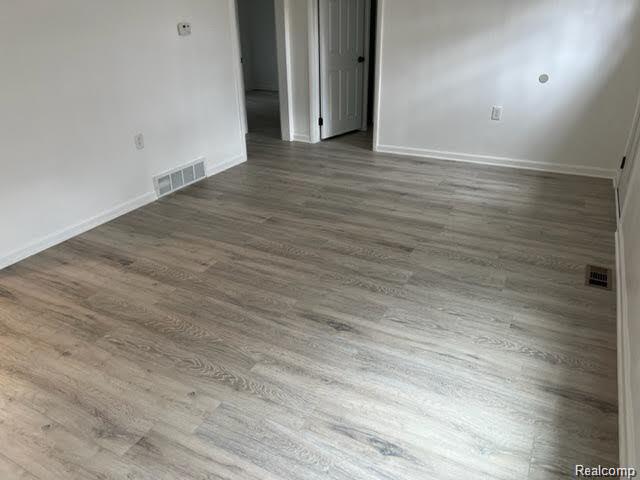 2460 Liverpool Street Five Mile Road