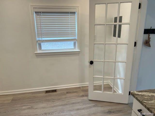 2460 Liverpool Street Five Mile Road