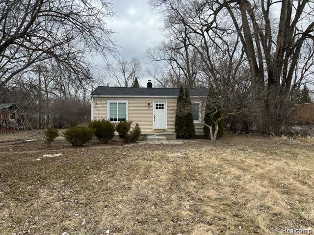 2460 Liverpool Street Five Mile Road