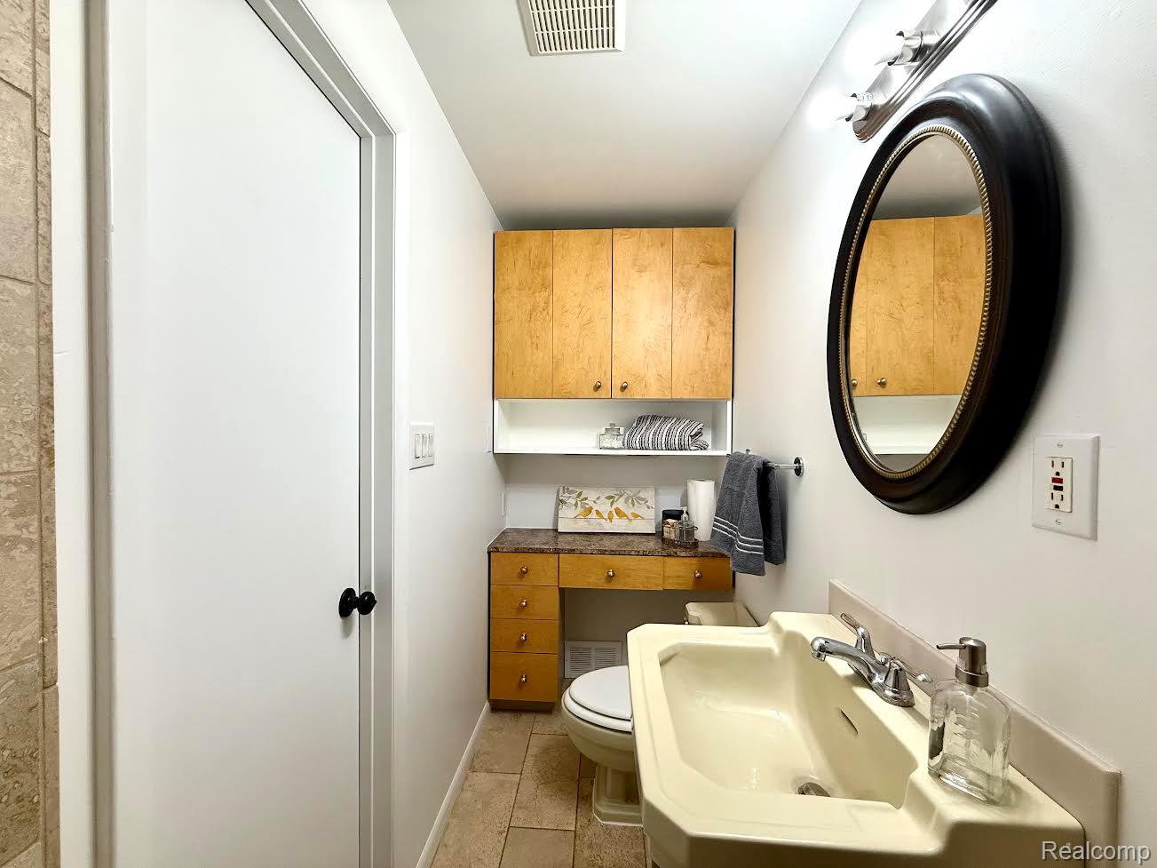 22301 Ardmore Park Drive