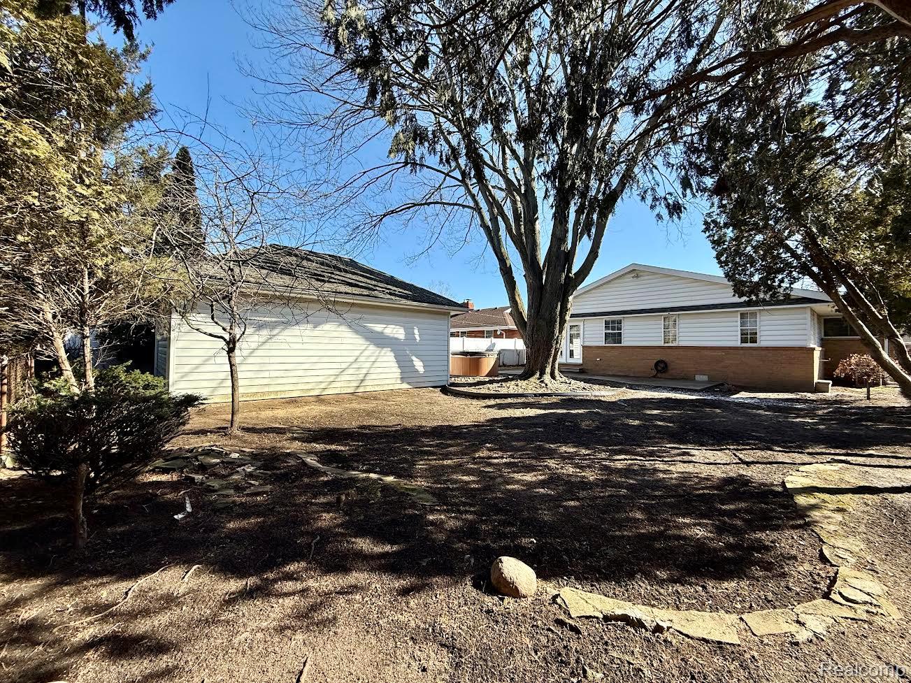 22301 Ardmore Park Drive