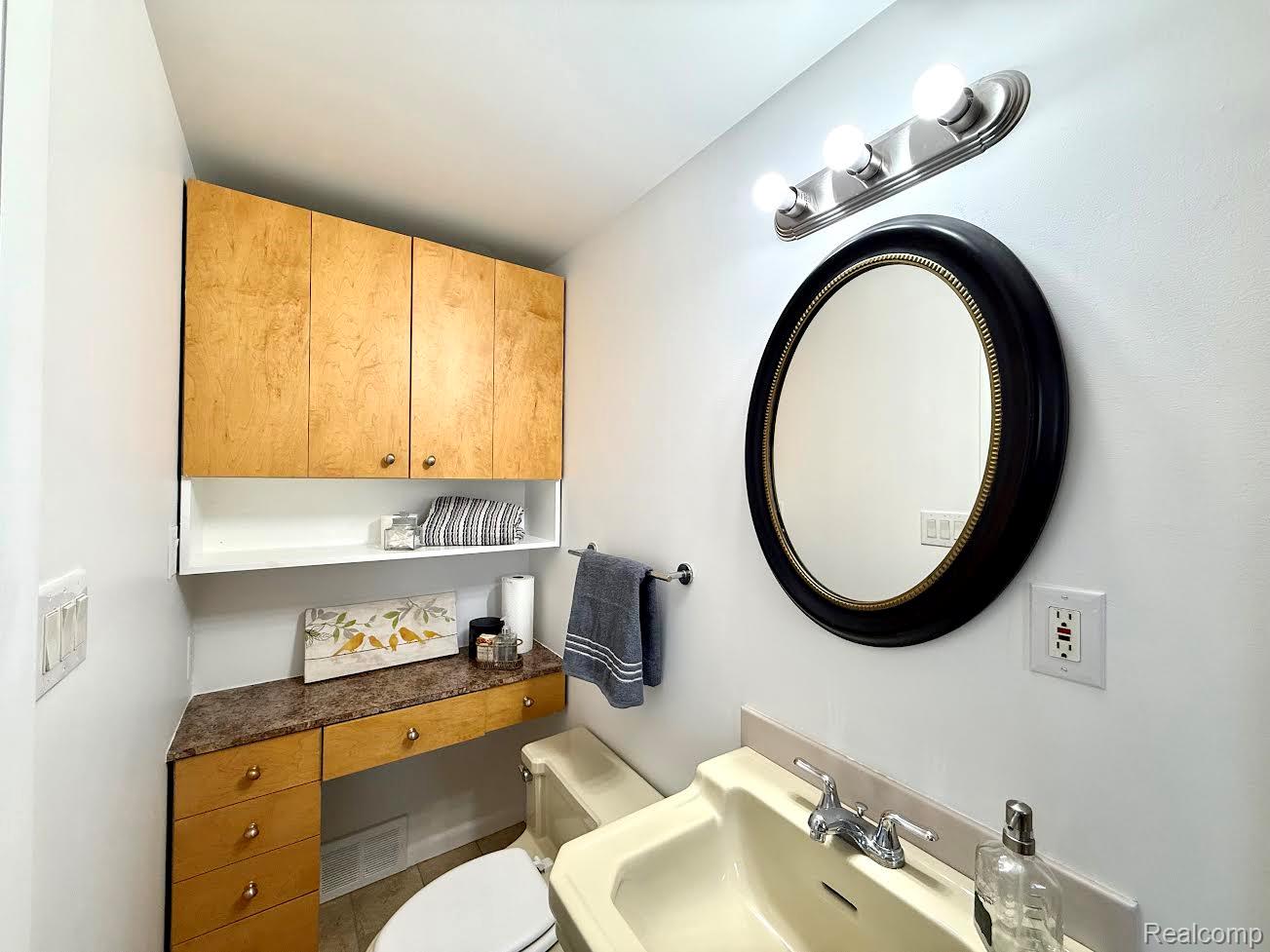 22301 Ardmore Park Drive