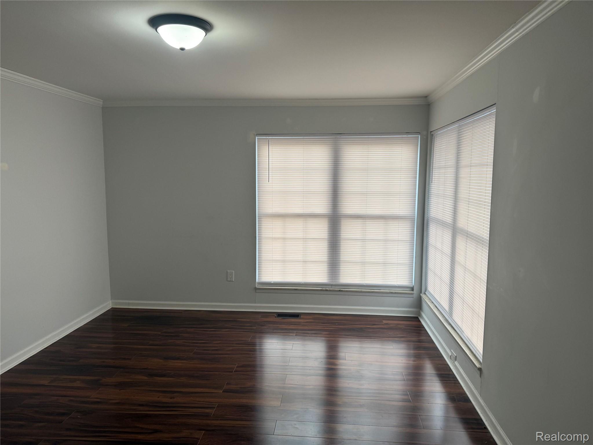 2787 Roundtree Drive