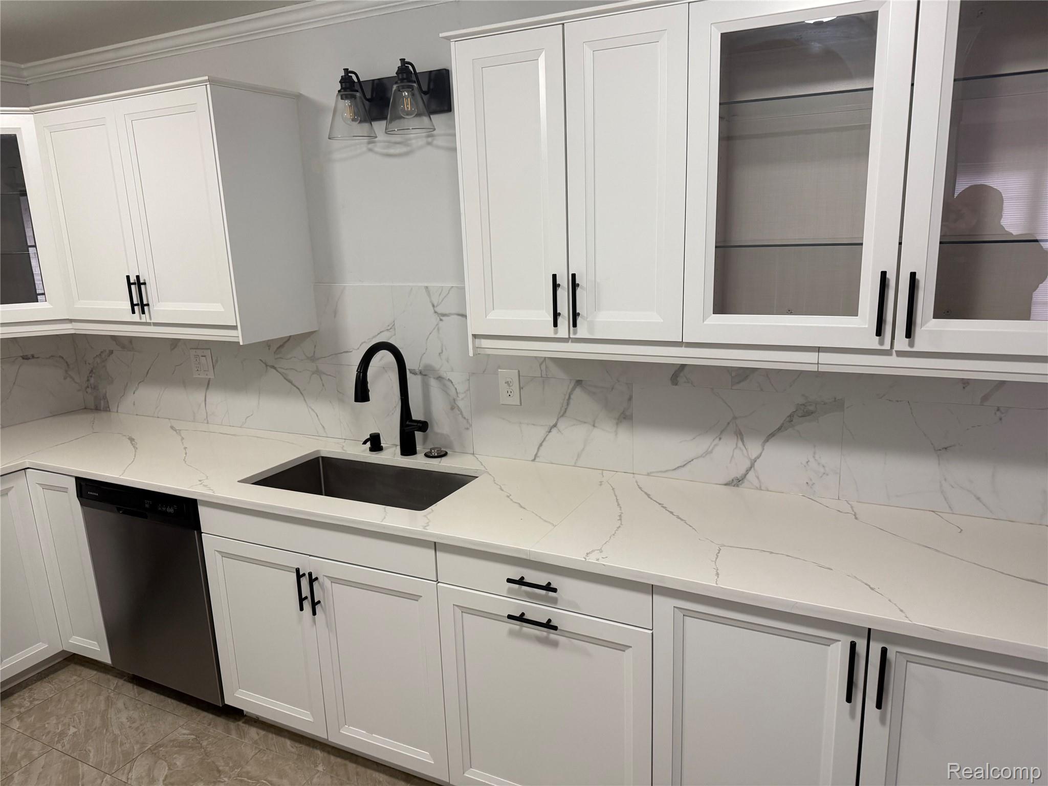 2787 Roundtree Drive