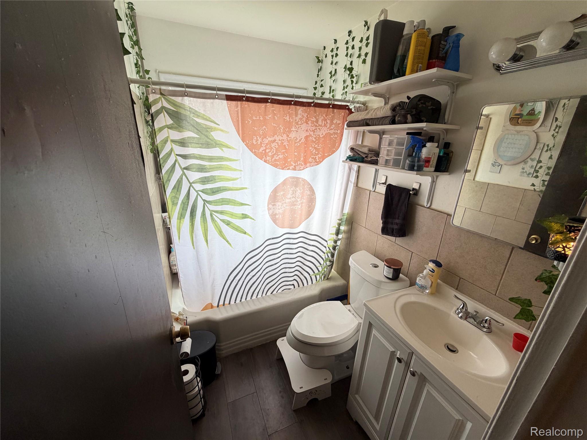 32011 Grandview Avenue