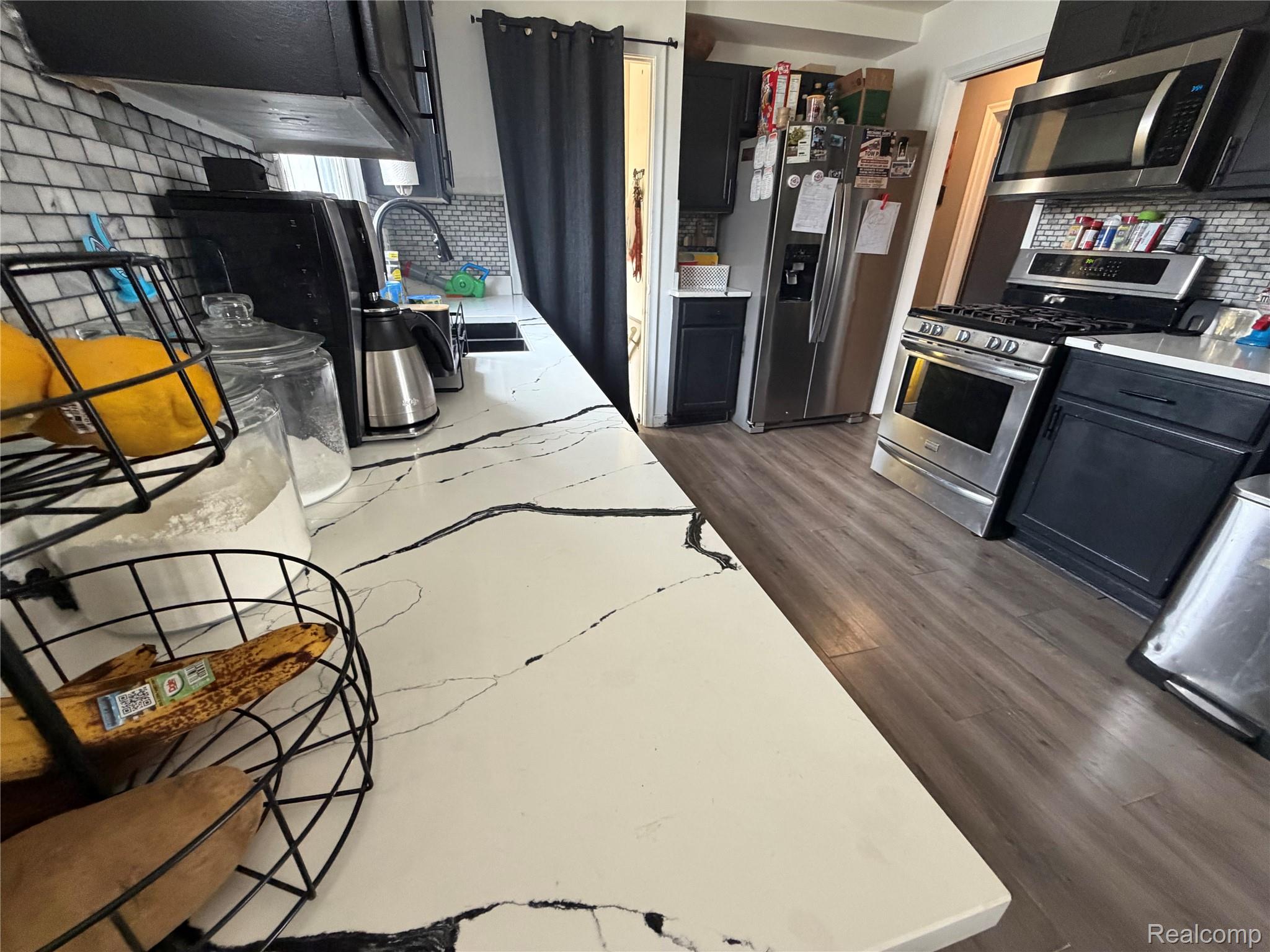 32011 Grandview Avenue