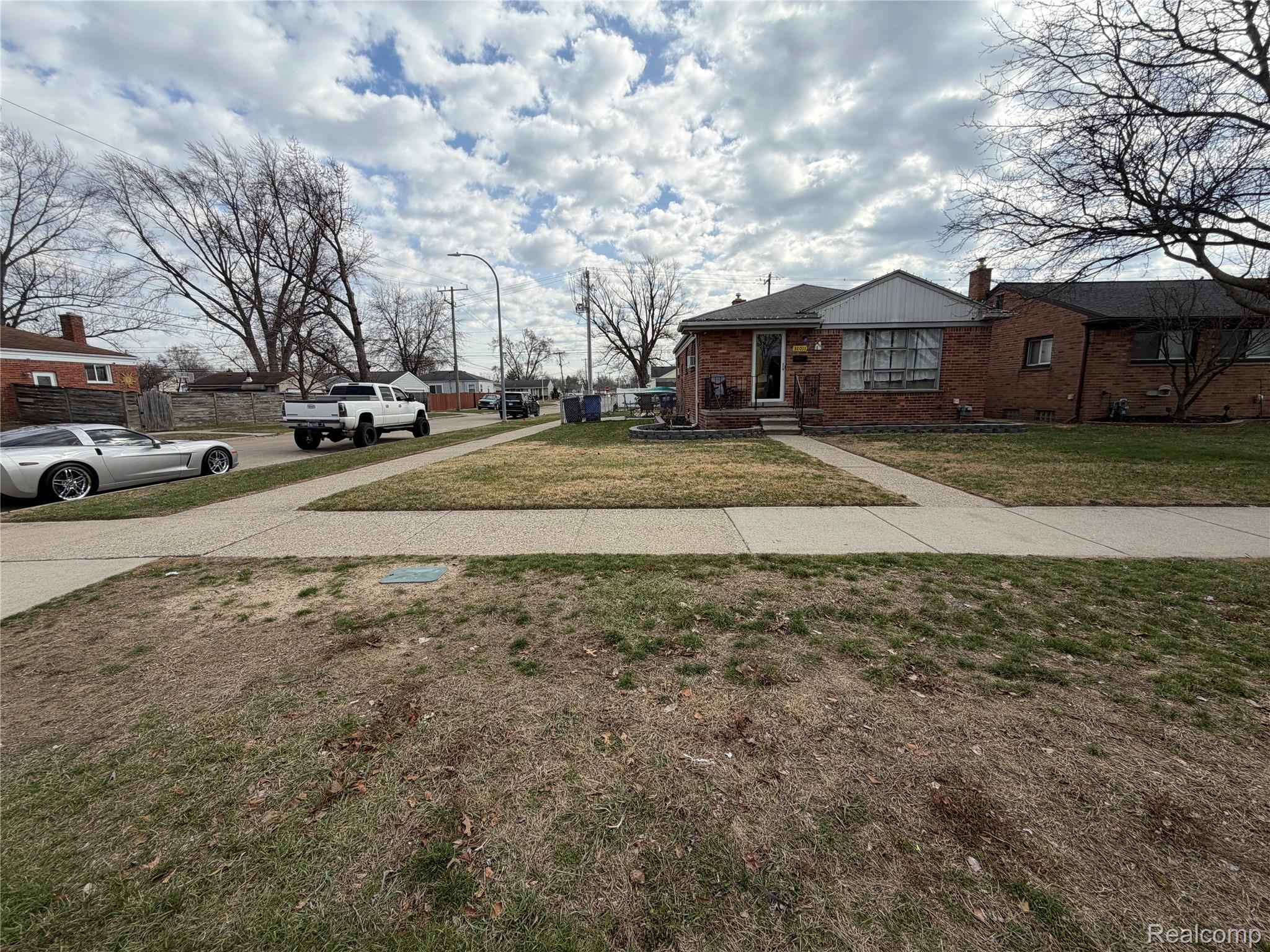 32011 Grandview Avenue