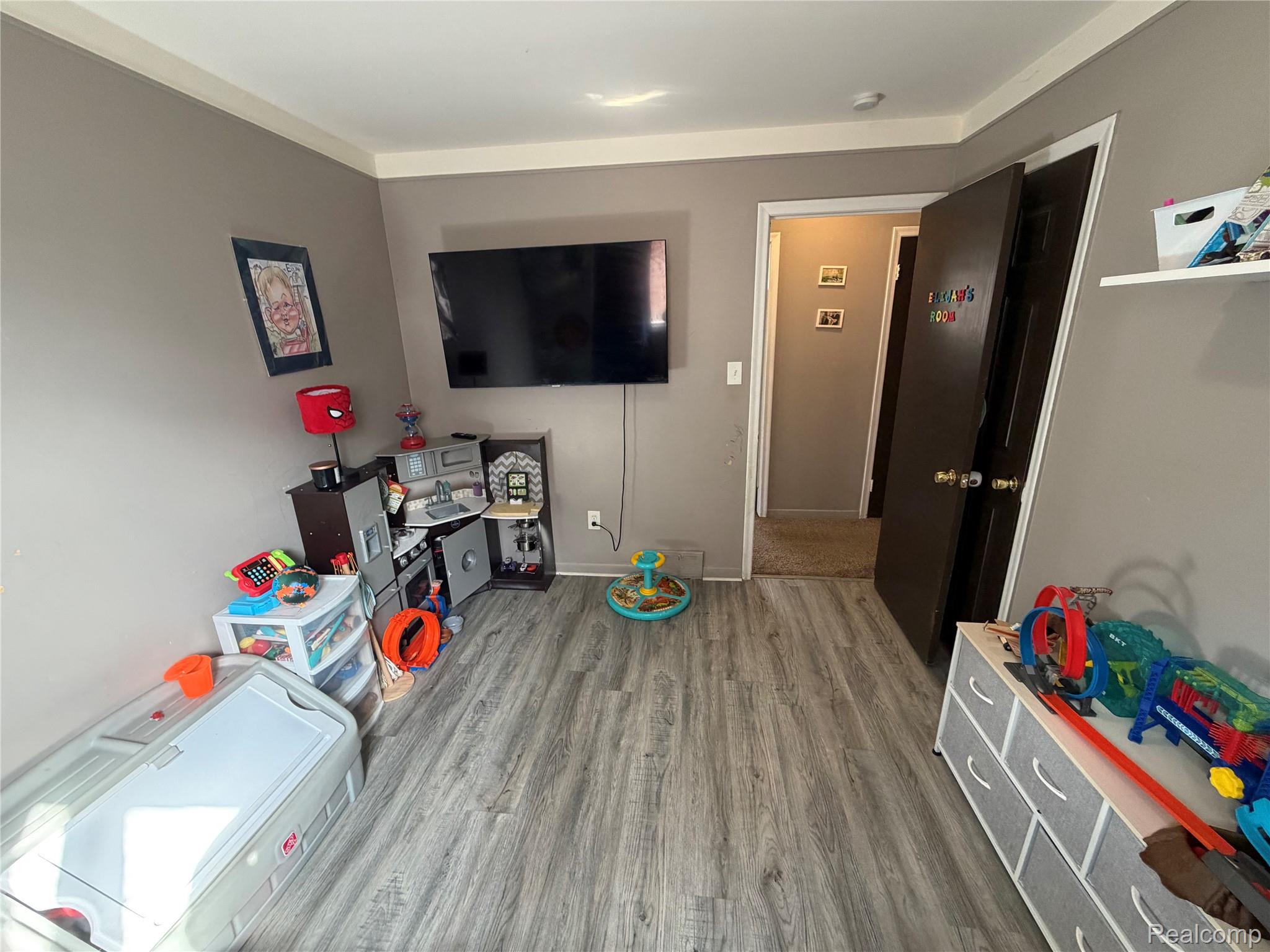 32011 Grandview Avenue