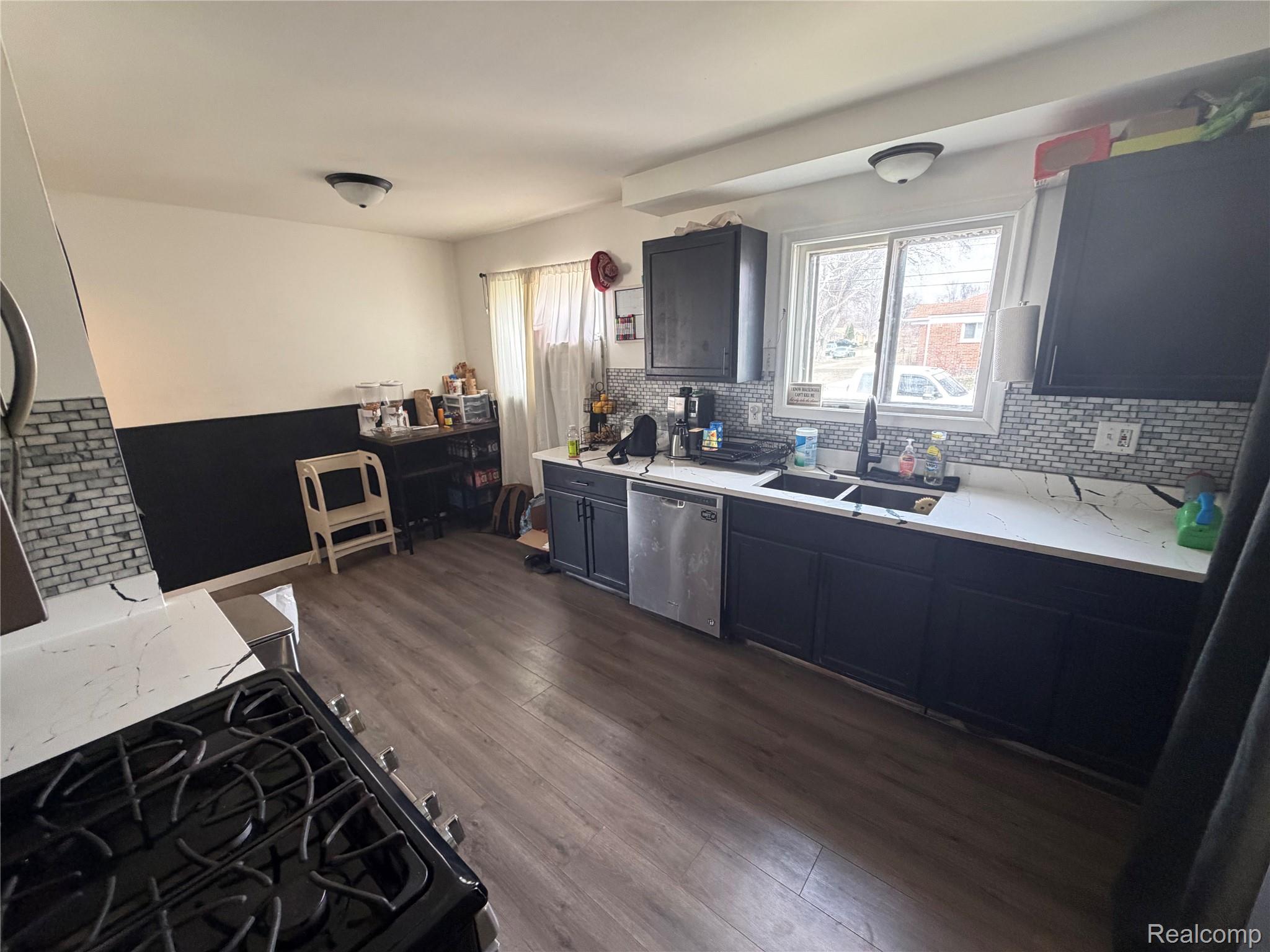 32011 Grandview Avenue