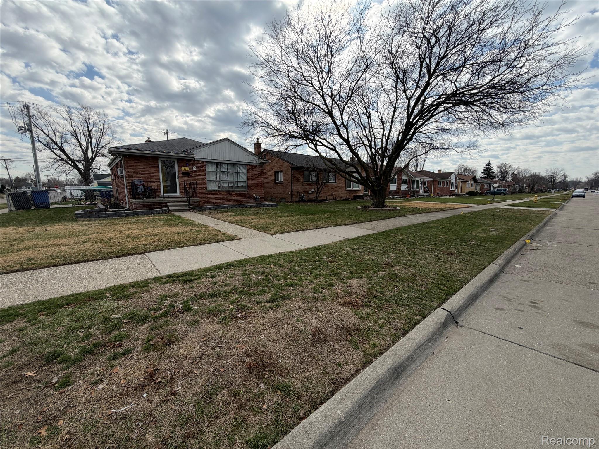 32011 Grandview Avenue