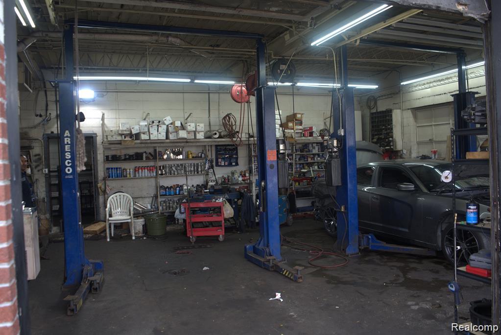 10010 Puritan Street Puritan Street