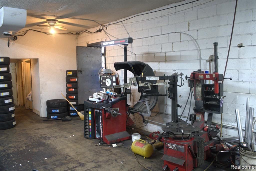 10010 Puritan Street Puritan Street