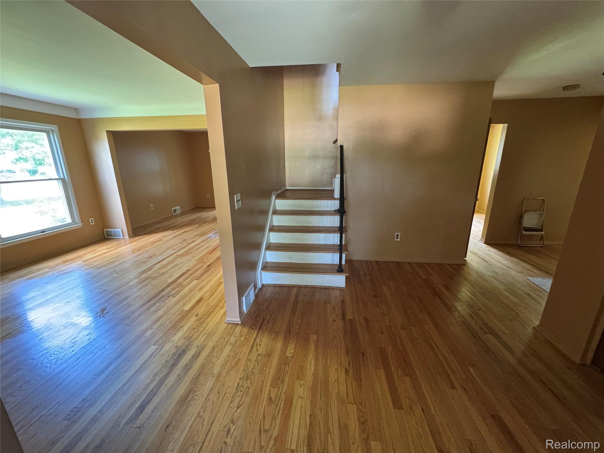 28330 Lahser Rd Road