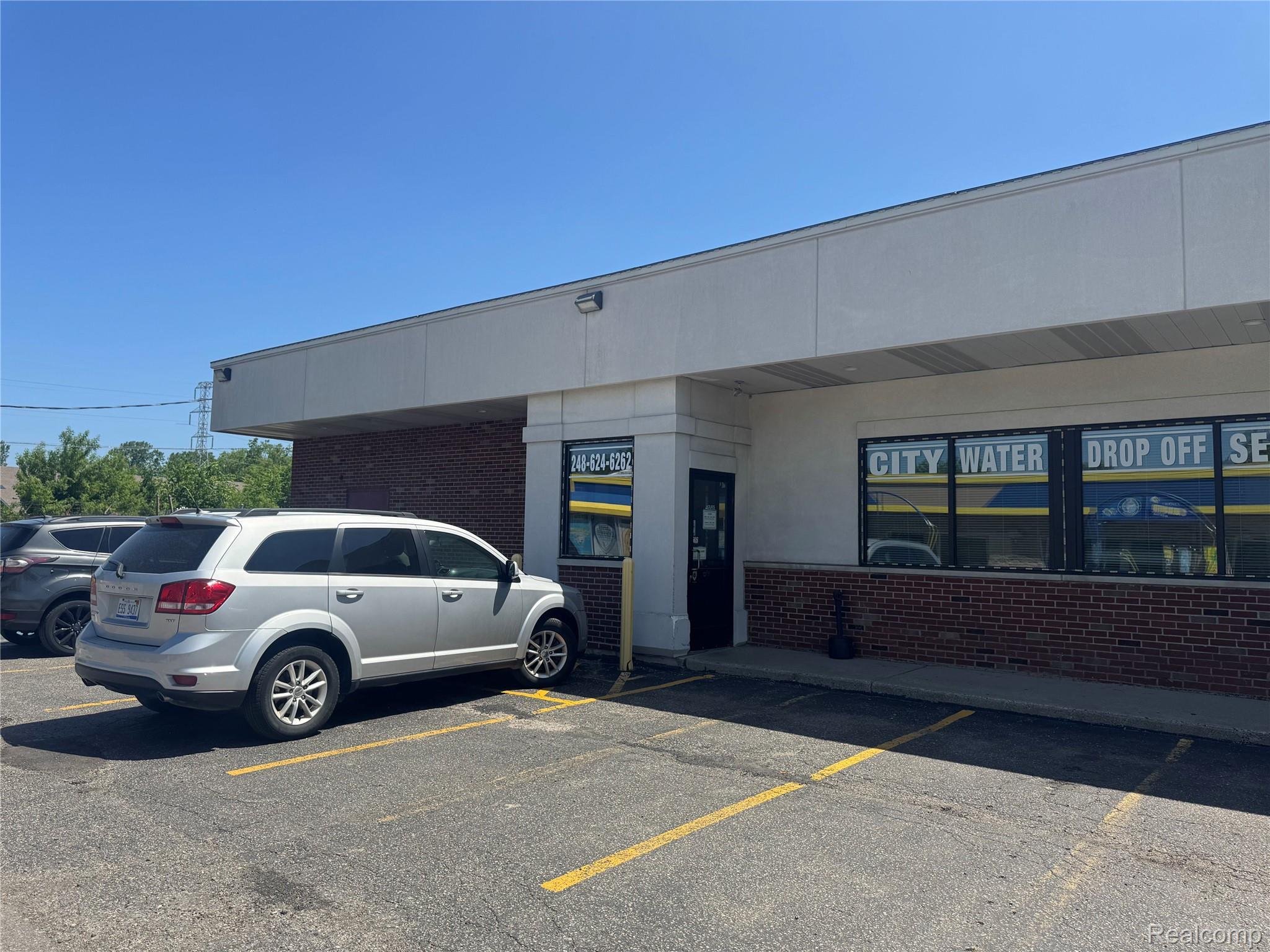 1751 E West Maple Rd Road