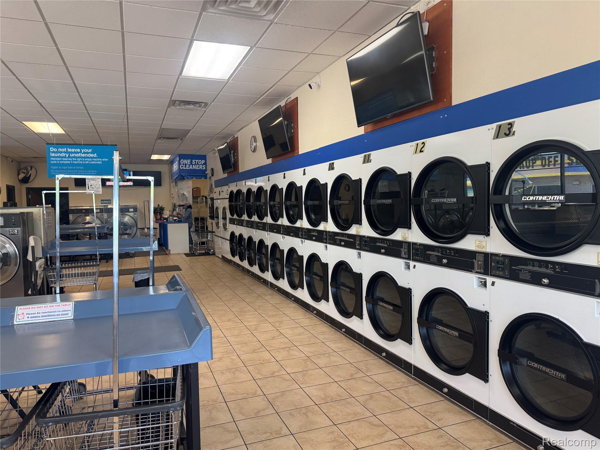 1751 E West Maple Rd Road