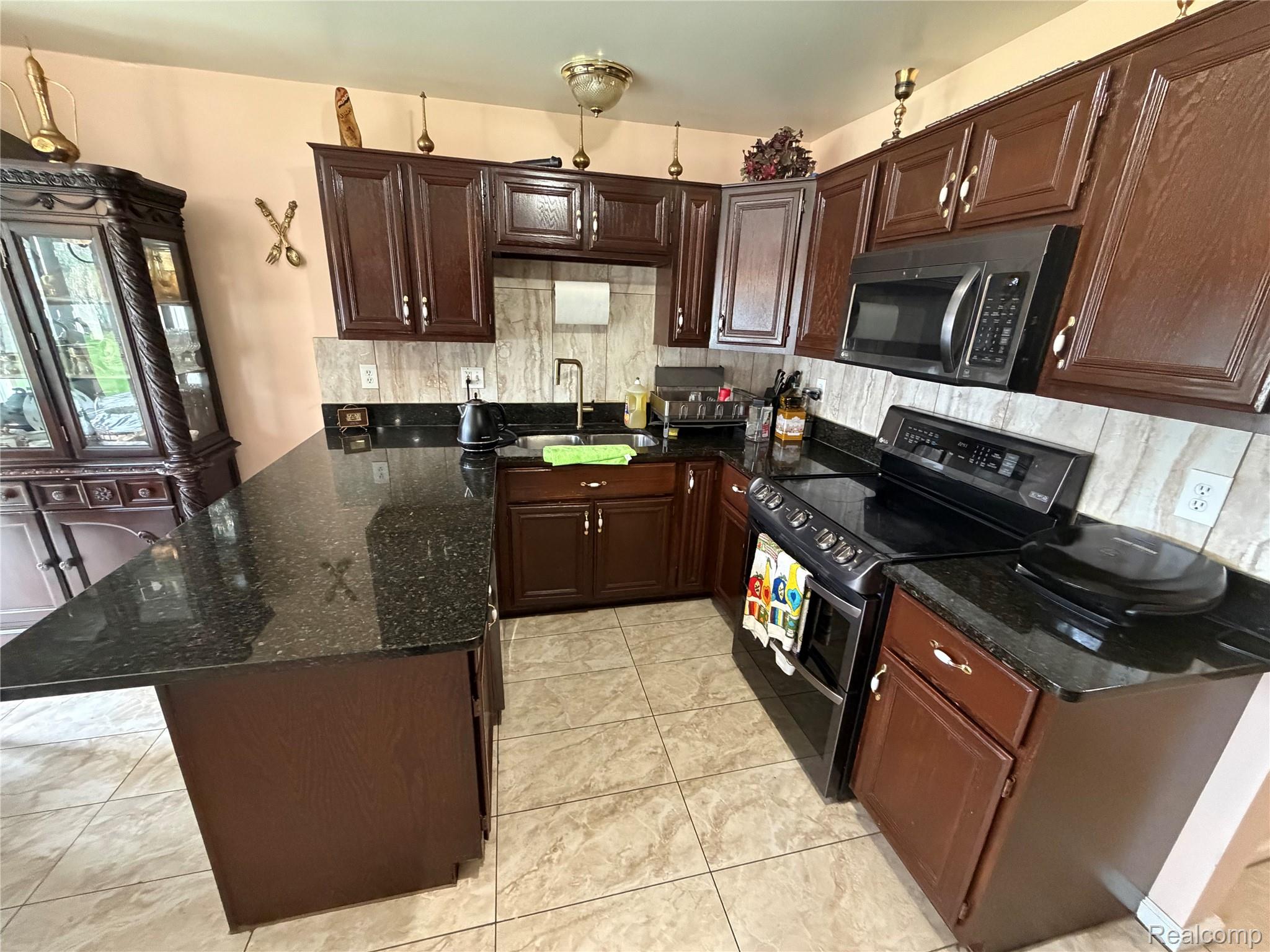 6153 Bianca Court