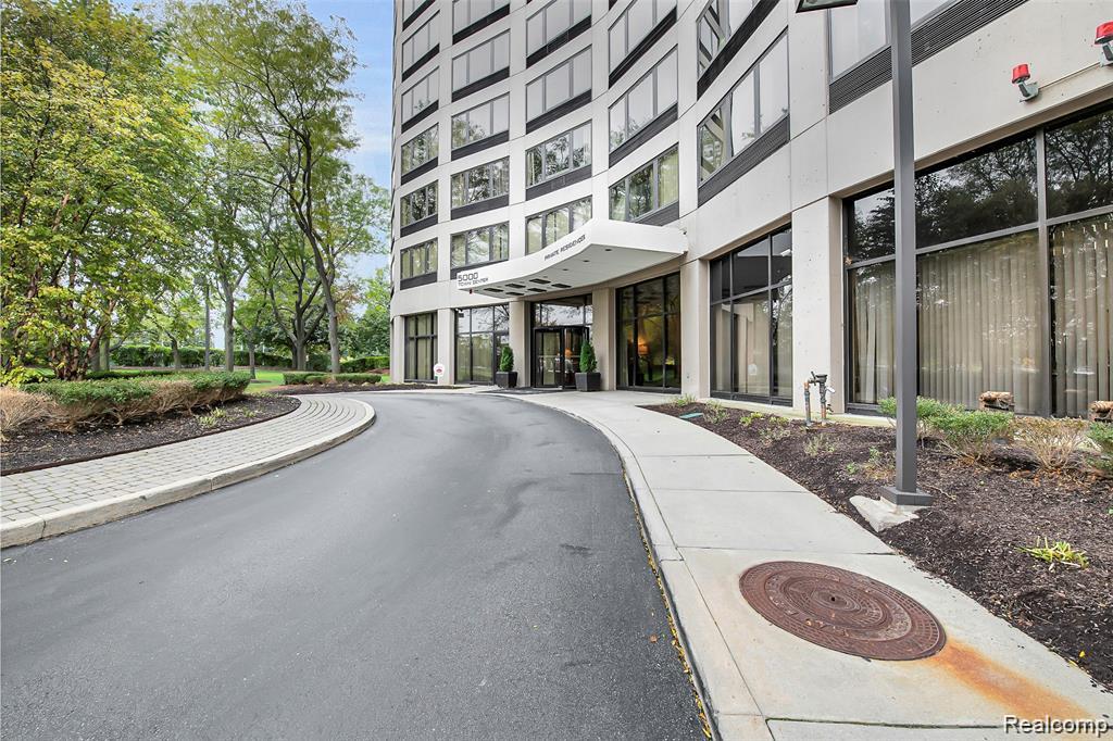 5000 N Southfield Center 2405