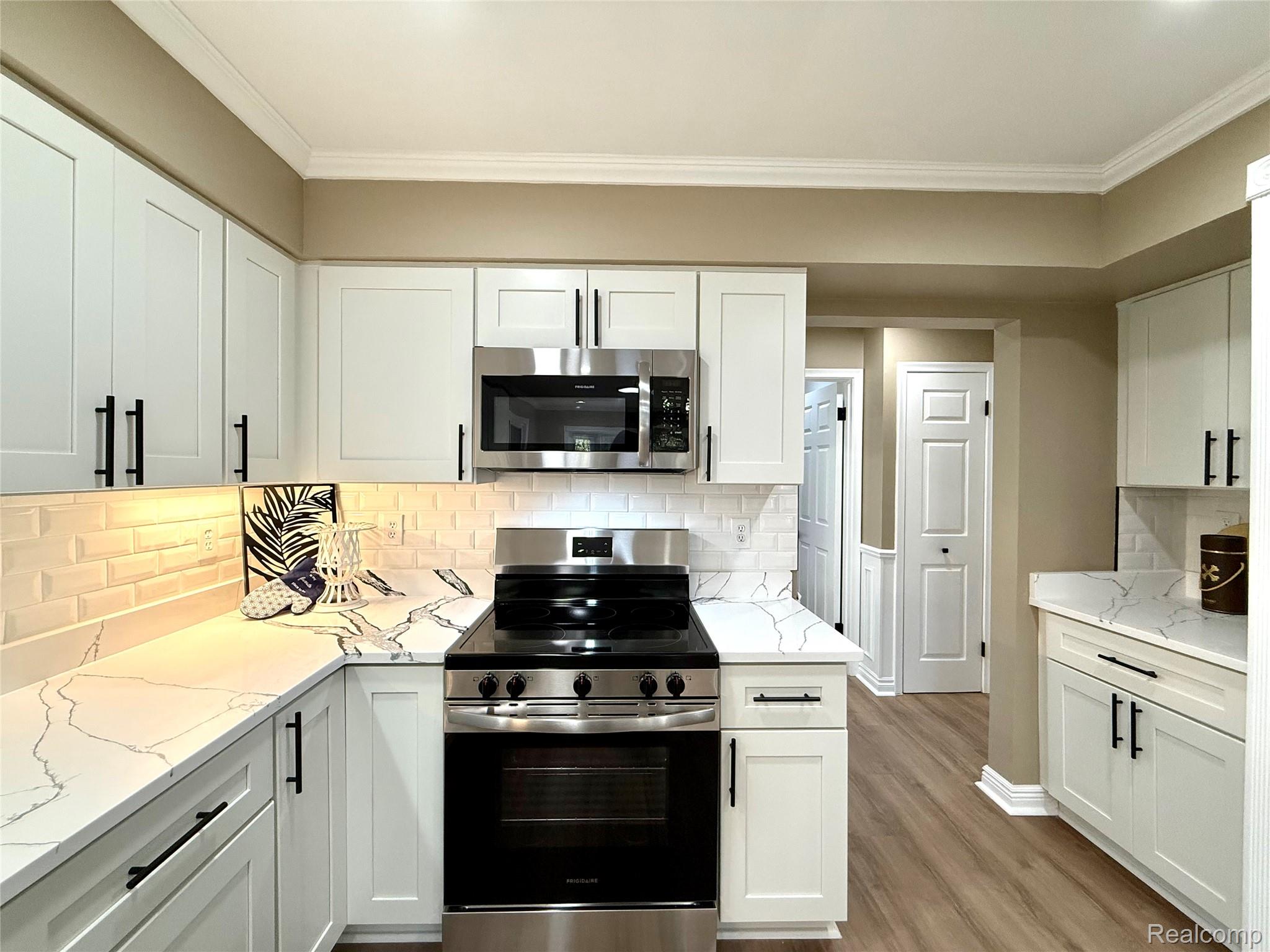 38552 Macintosh Court