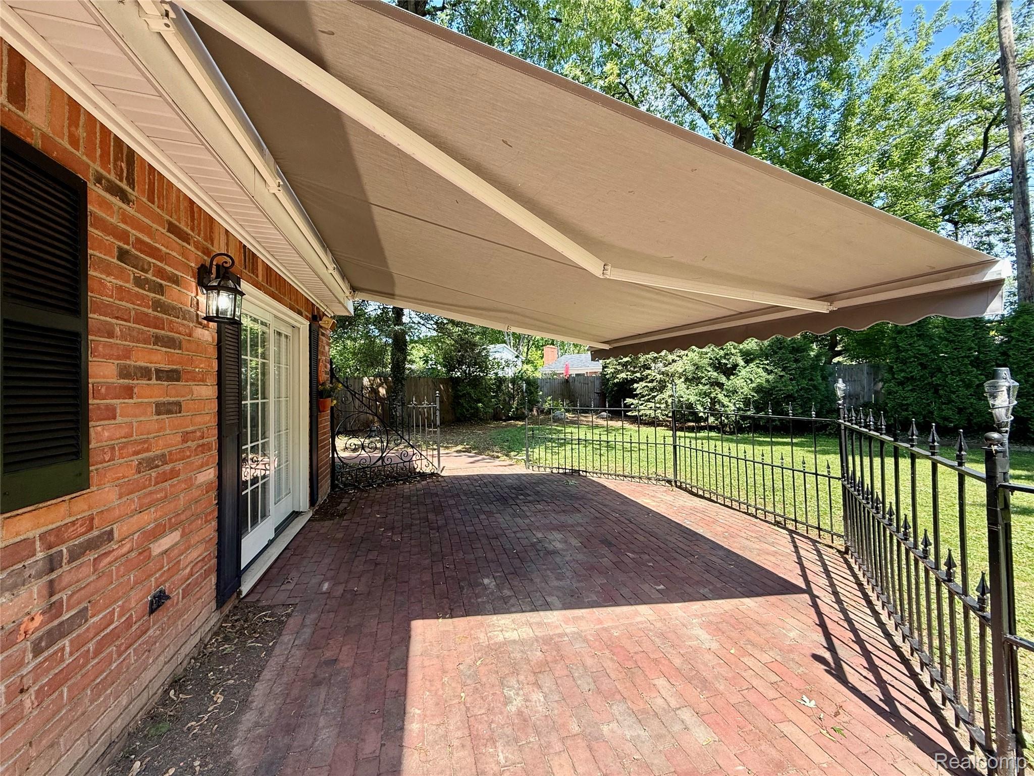 38552 Macintosh Court