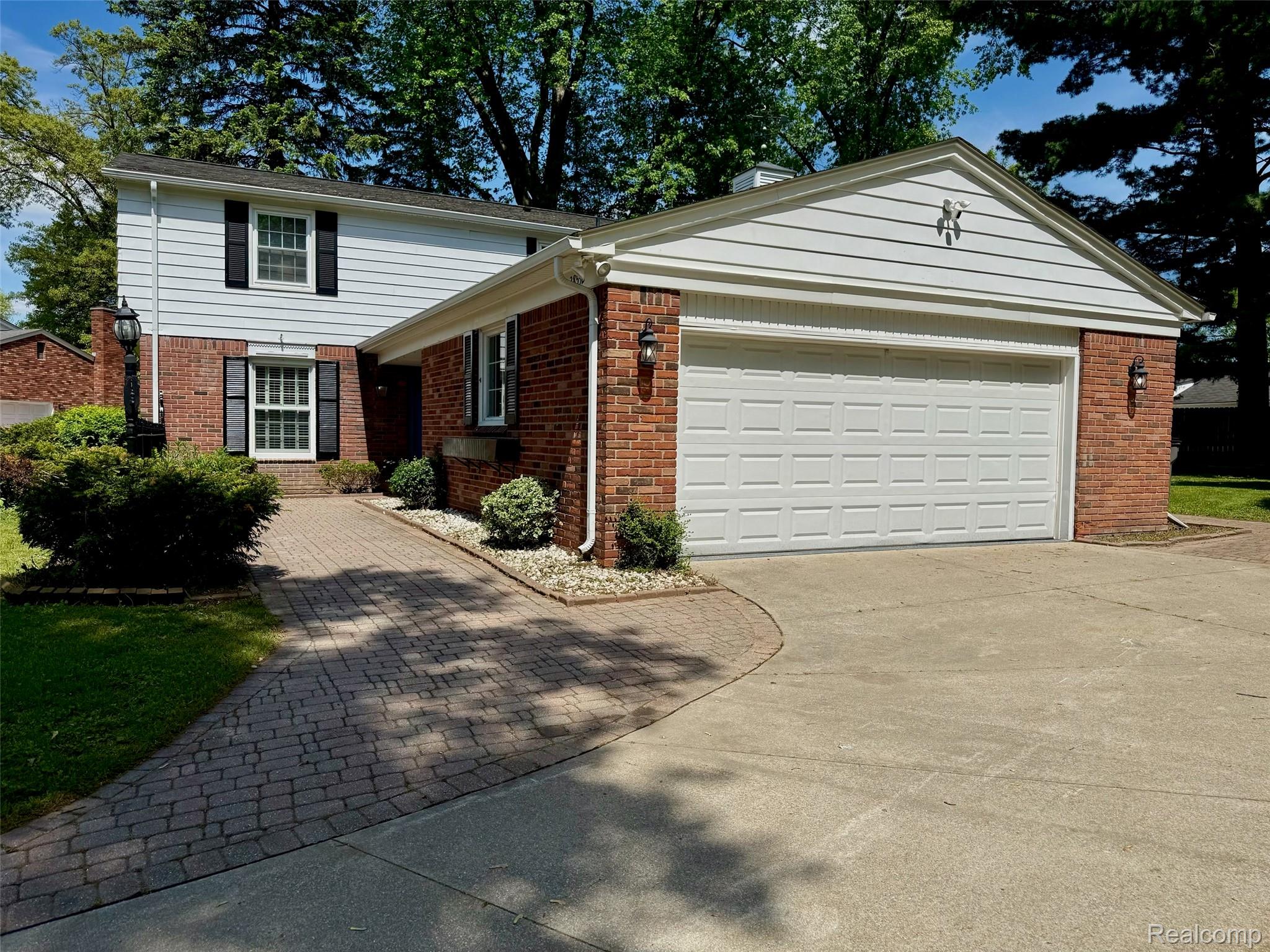 38552 Macintosh Court