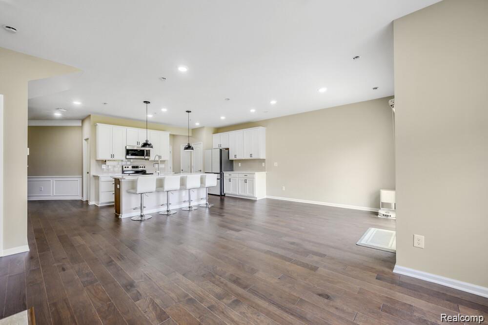 1674 Addison Circle