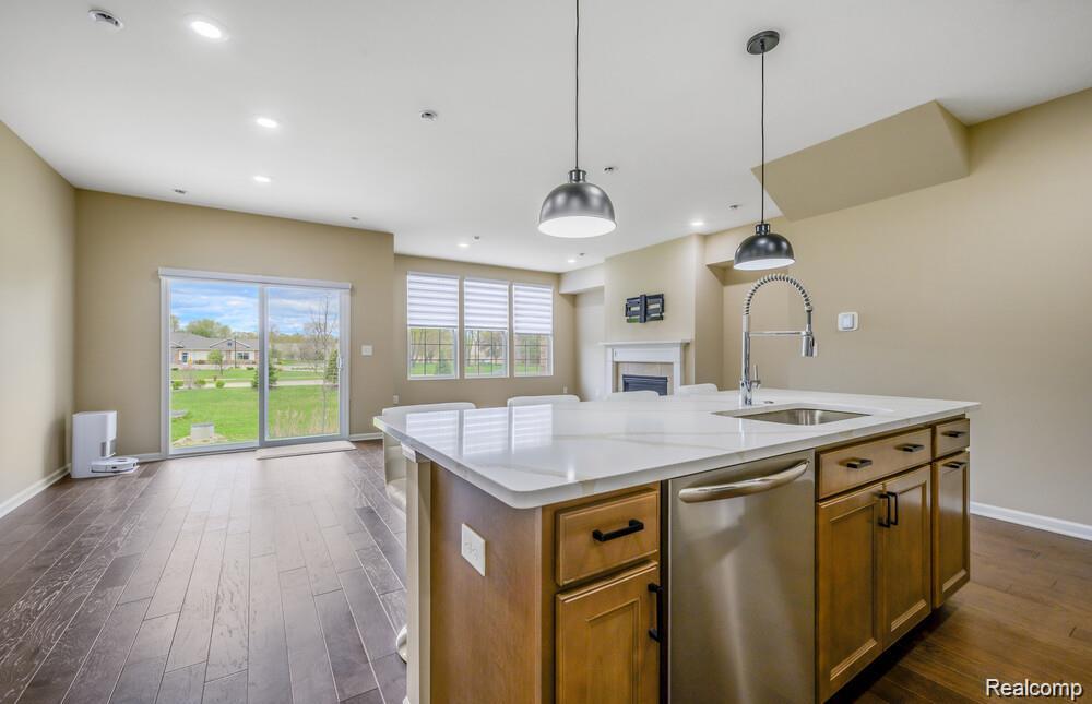 1674 Addison Circle