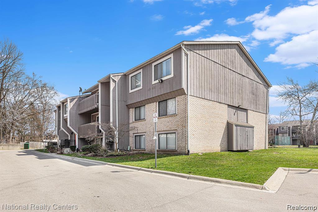 29870 W 12 Mile Road 703