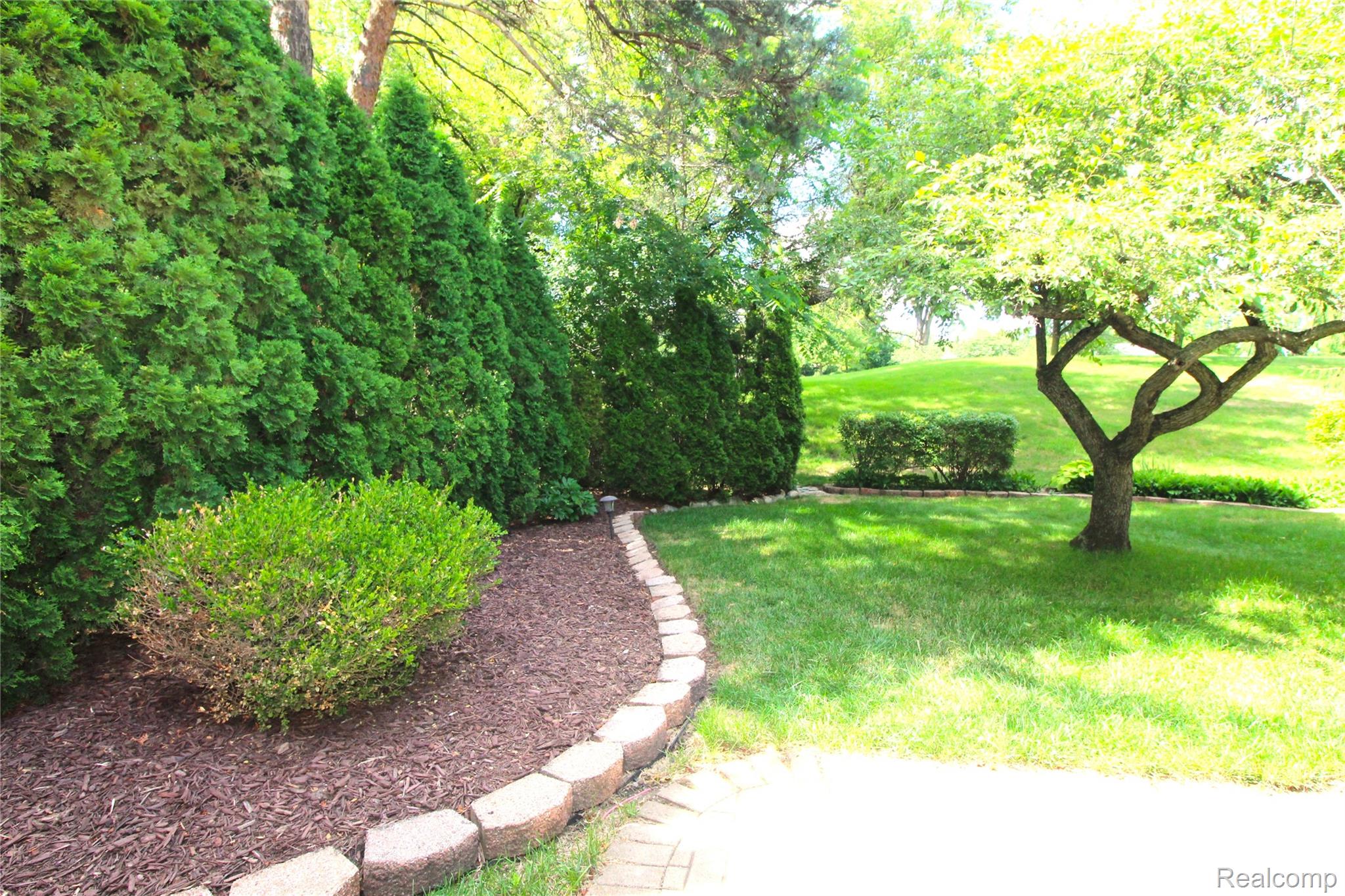 41784 Ladywood Drive