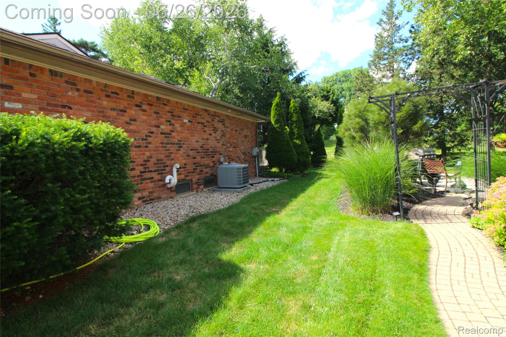 41784 Ladywood Drive