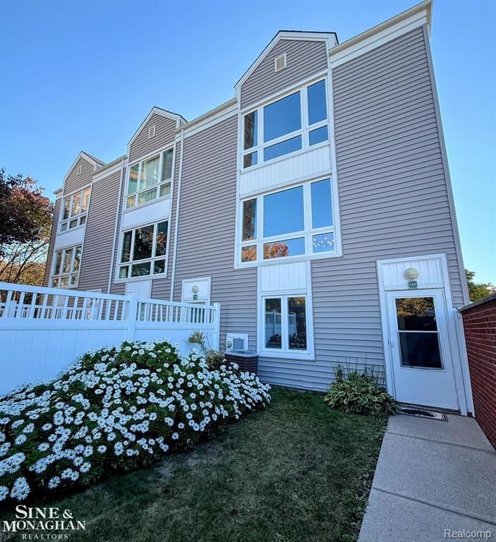 3305 Jib Lane