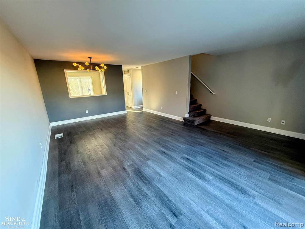 3305 Jib Lane