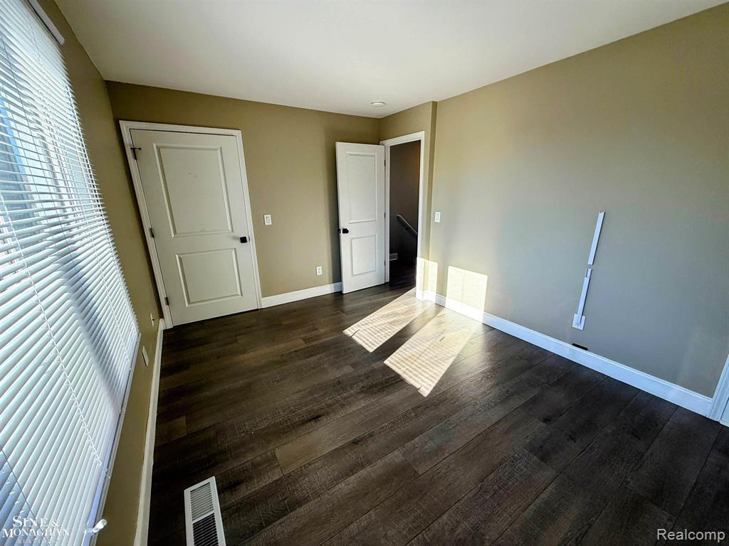 3305 Jib Lane