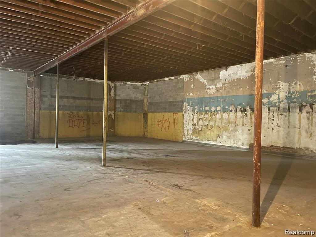 301 S OAKWOOD