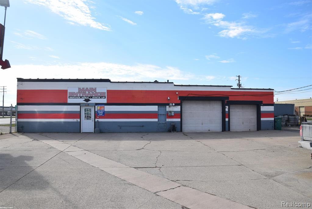 34091 Groesbeck Highway